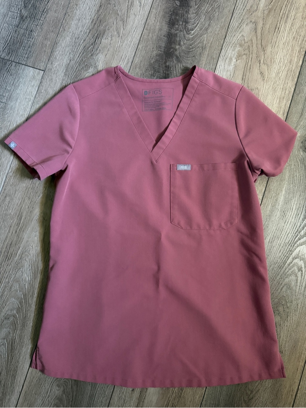 FIGS Mauve Catarina Scrub Top XS